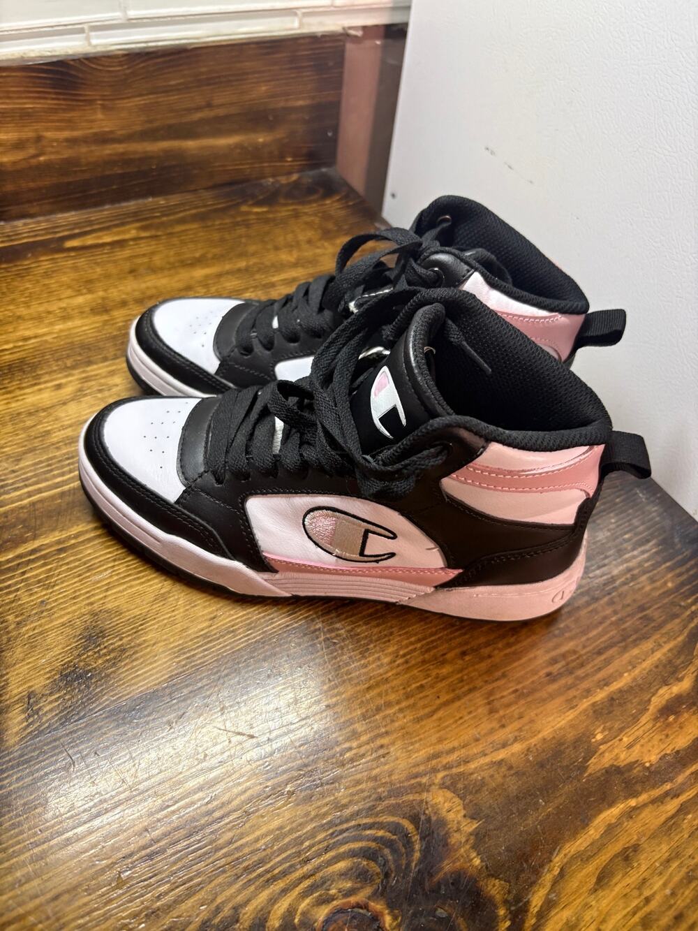 Champion Black And Pink‎ Sneakers Size 6